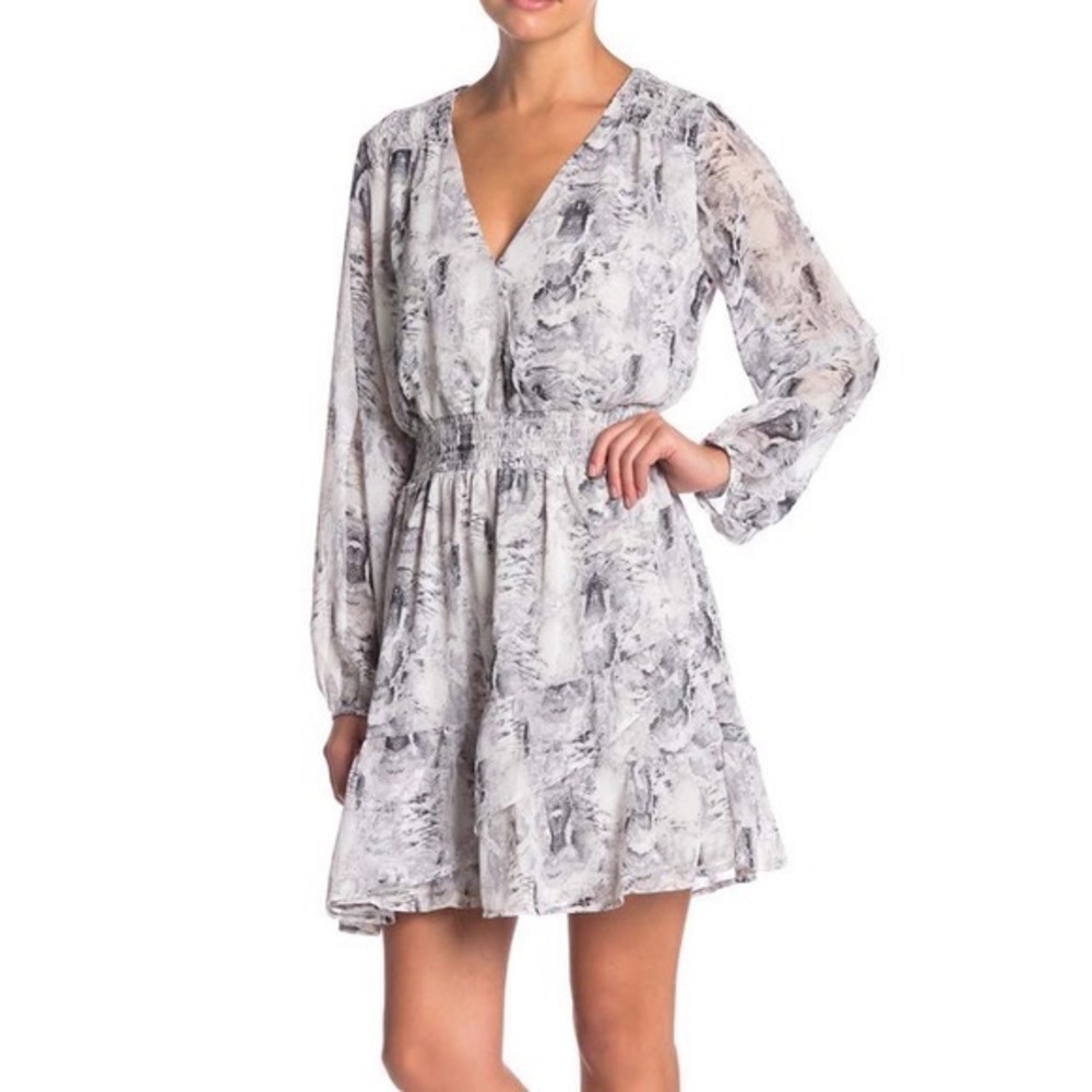 19 Cooper Long Sleeve Smocked Waist Dress in Grey. Size Small.
